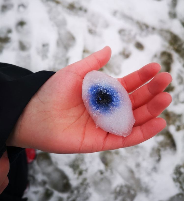 Foto: Caroline Bugge Et øye av snø