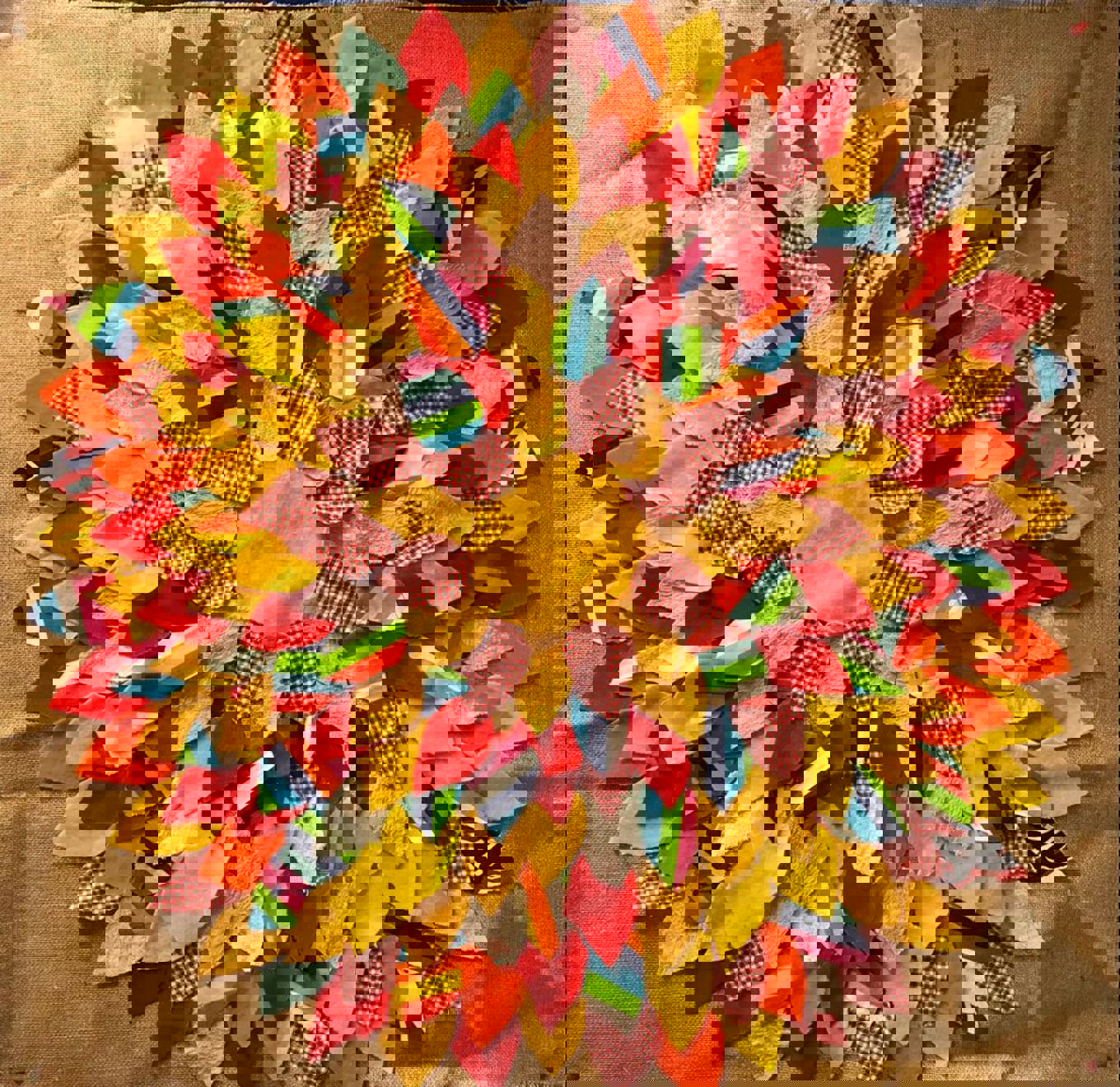 Foto: Elena Grand Sol laget av filt