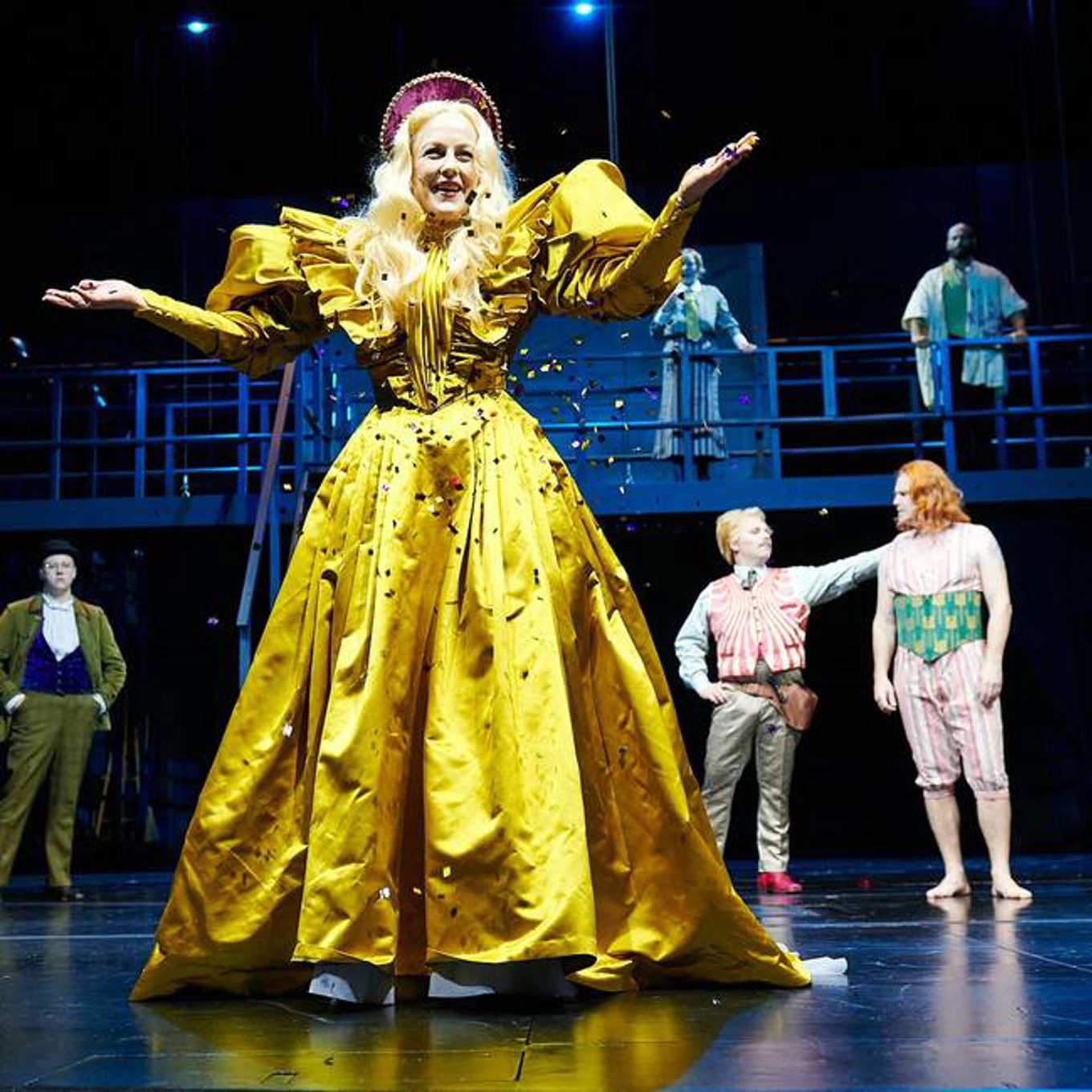 Foto: ØYVIND EIDE / NATIONALTHEATRET Ludvikke de Lux er den slemme stemoren i Nationaltheatrets Askepott-variant «En julenattsdrøm».